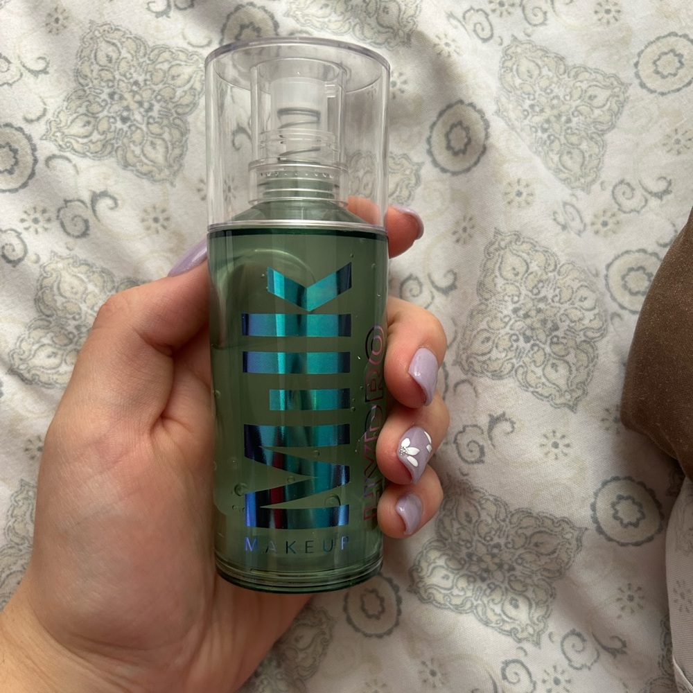 Brand new , never used. Milk primer